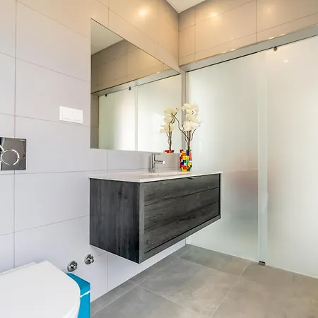 Vogue By Indigo Villa *