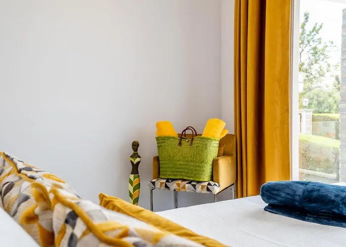 Vogue By Indigo Estômbar