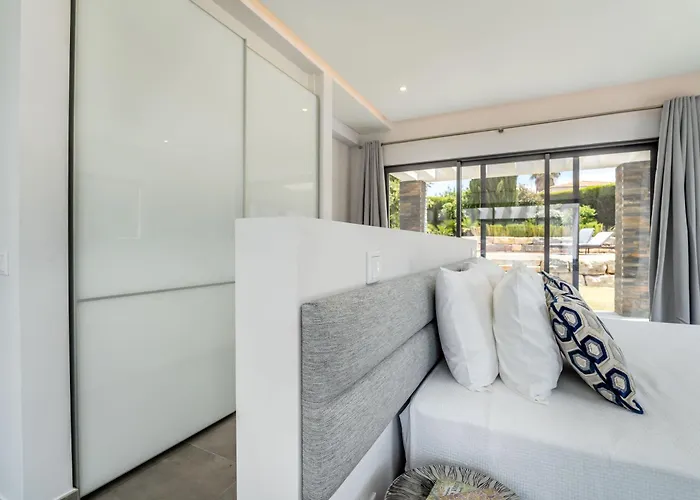 Villa Vogue By Indigo *